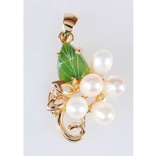 Кулон с жемчугом и нефритом "5 жемчужин завиток"