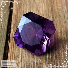 Насыщенный аметист из Бразилии (Байя) огранка в Баснословно квадрат-октагон 19мм 32,35 карата