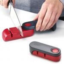 Joseph Joseph Ножеточка Rota™ темно-серая красная арт. 10048