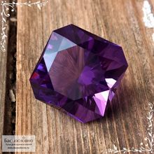 Насыщенный аметист из Бразилии (Байя) огранка в Баснословно квадрат-октагон 19мм 32,35 карата