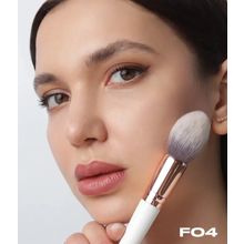 Topface Кисть для макияжа, для пудры, для румян №04 Tapered Powder Brush PT901