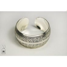 Широкий браслет