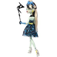 Monster High Буникальные танцы Френки Штейн