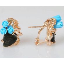 Серьги с бирюзой и нефритом "3 розы 1 лист завиток"