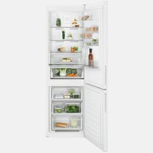 Холодильник Electrolux RNC7ME32W2 белый