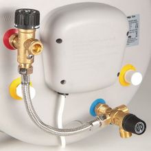 Isotherm Электрический бойлер для нагрева воды Isotherm Spa Mix IT-6P4031SPA0003 230 В 750 Вт 40 л оснащен смесительным вентилем