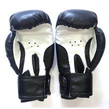 Перчатки боксерские REALSPORT 8 унций, черный