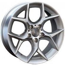 Replica BMW (B125)  8x18 5x120 D72.6 ET30 серебристый