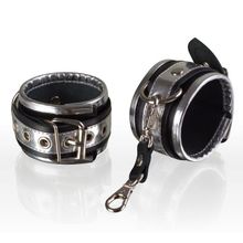Серебристо-чёрные кожаные наручники серебристый с черным