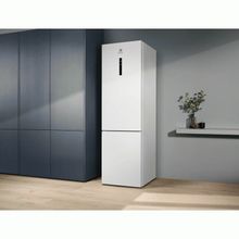 Холодильник Electrolux RNC7ME34W2 белый