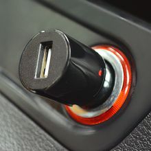 Зарядное устройство ROBITON USB2100 Auto 2100мА с USB входом (12-24V) BL1