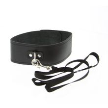 Blush Novelties Чёрный ошейник из полиуретана с поводком Collar and Leash (черный)