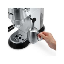 Кофеварка рожковая Delonghi EC 680.M Dedica Серебристый