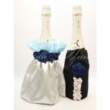 Украшение на шампанское на свадьбу Молодожены с темно-синими розами Gilliann GLS167