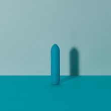 Je Joue Бирюзовая вибропуля Je Joue Classic Bullet Vibrator - 9 см. (бирюзовый)