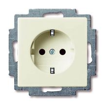 ABB Розетка ABB Basic55 Schuko с з 16A 250V винтовой зажим слоновая кость 2CKA002011A6154 ID - 238963