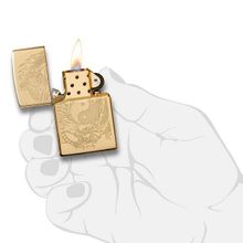 Зажигалка золотистая Zippo Classic с покрытием High Polish Brass