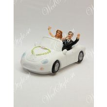 Фигурка на свадебный торт "Молодожены в автомобиле" (Z-1501-1961) FIC050