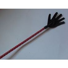 Короткий красный плетеный стек с наконечником-ладошкой - 70 см. (67078)