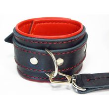БДСМ Арсенал Черные наручники с красным подкладом (черный с красным)