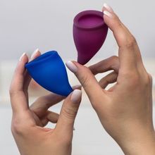 Набор из 2 менструальных чаш Fun cup Size B Kit разноцветный