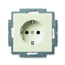 ABB Розетка ABB Basic55 Schuko с з 16A 250V со шторками безвинтовой зажим chalet-белый 2CKA002013A5339 ID - 238970