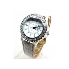 Женские аналоговые кварцевые наручные часы с ремешком из белой кожи