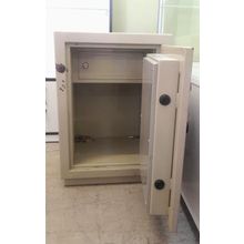 Сейф несгораемый, огнеупорный б у