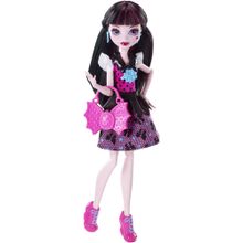 Monster High Главные персонажи в модных нарядах Дракулаура