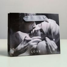 Маленький бумажный подарочный пакет LOVE - 15 х 12 см. (223392)