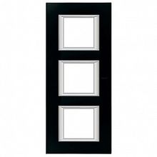 Рамка 3 поста AXOLUTE, вертикальная, черное стекло |  код. HA4802 3VNN |  Bticino