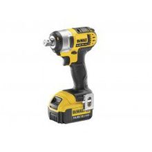 Аккумуляторный ударный шуруповерт DeWalt DCF835M2