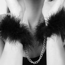 Перьевые наручники Za Za Zu Feather Handcuffs Bijoux Черный