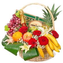 Подарочная корзина Альянс с фруктами и цветами