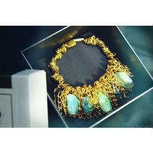 Браслет с зелеными агатами