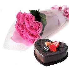 Розовые розы ( 9 штук) и шоколадный торт