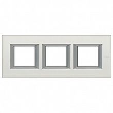 Рамка 3 поста AXOLUTE, горизонтальная, жемчужное серебро |  код. HA4802M3HSAN |  Bticino