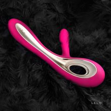 Lelo Ярко-розовый вибратор с клиторальным стимулятором Soraya Cerise - 22 см. (ярко-розовый)