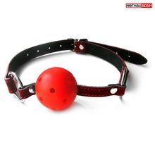 Красно-черный пластиковый кляп-шарик с отверстиями Ball Gag красный с черным