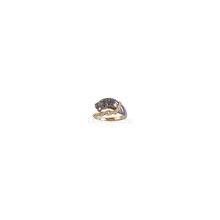 Золотое кольцо  с бриллиантами и черным родием Пантера фауна