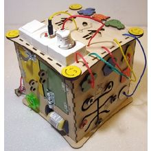 Россия Бизиборд - Куб развивающий с электрикой (блоком светоиндикации)