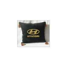 Подушка Hyundai черная с кистями золото