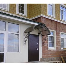 козырек над крыльцом