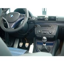 Переходная рамка AVIS Electronics AVS500FR (#004) для BMW 1 E81, E82, E87, E88 в комплектации без штатной навигационной системы 1DIN