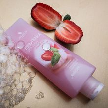 Гель-пенка для душа Premium Strawberry&cream Silhouette 200мл