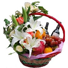 Корзина с фруктами, вином и цветами Лилии