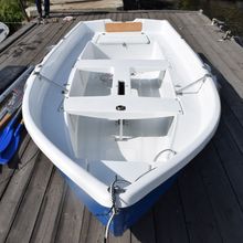 Пластиковая лодка Тортилла 395 Комби без парусного вооружения
