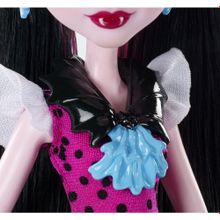 Monster High Главные персонажи в модных нарядах Дракулаура