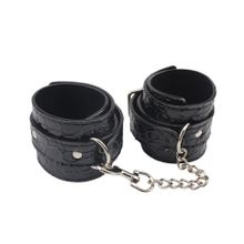 Черные оковы на карабине Be good Ankle Cuffs (222824)