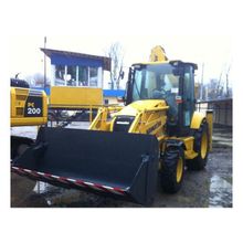 Погрузчик экскаватор Komatsu WB 93R-5